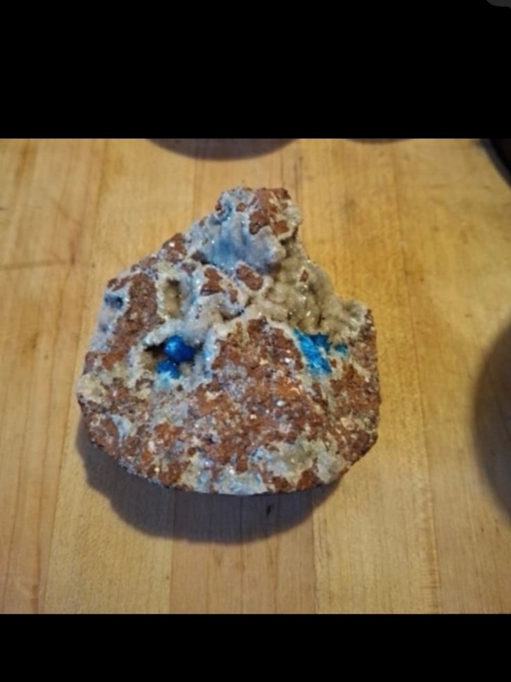 Cavensite specimen